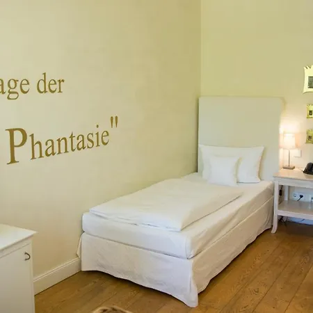 Am Hotel